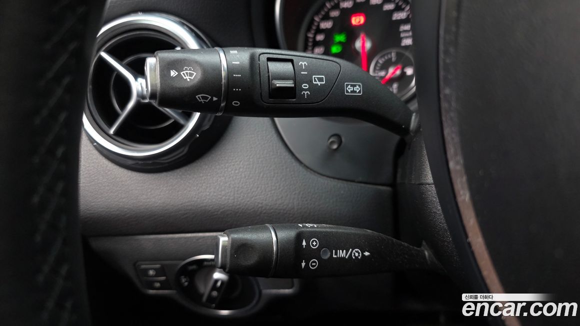 Mercedes-Benz GLA-Class 2019