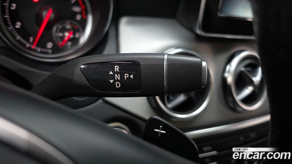 Mercedes-Benz GLA-Class 2019