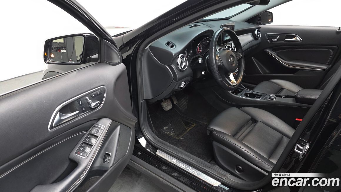 Mercedes-Benz GLA-Class 2019