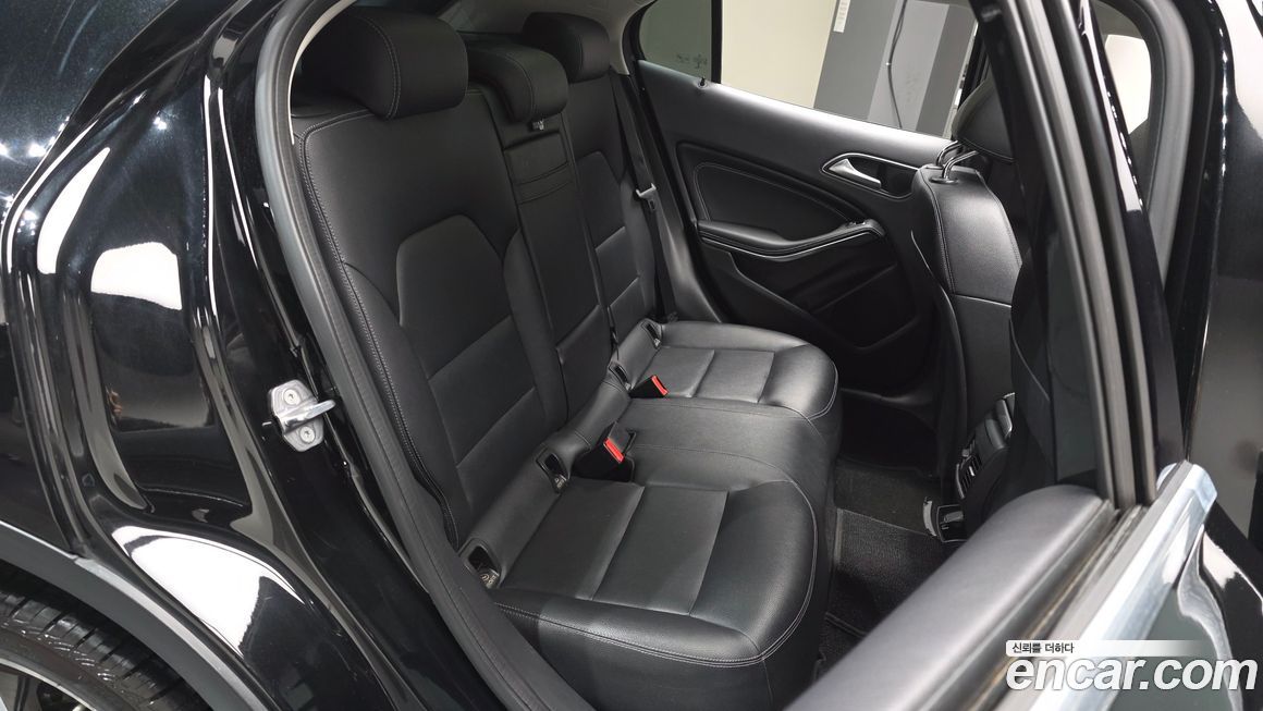 Mercedes-Benz GLA-Class 2019