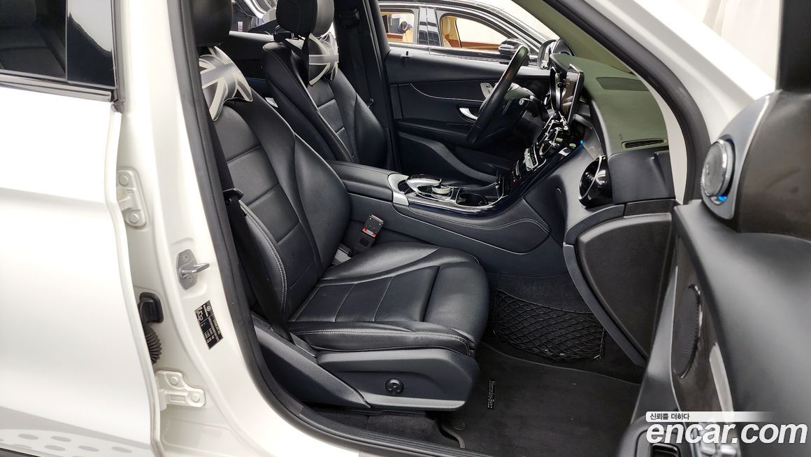 Mercedes-Benz GLC-Class 2019