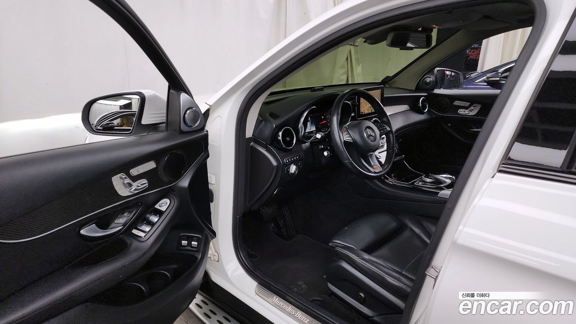 Mercedes-Benz GLC-Class 2019