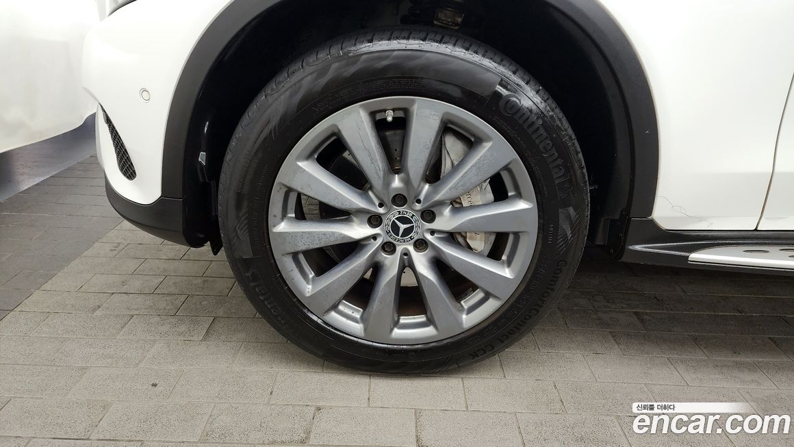 Mercedes-Benz GLC-Class 2019