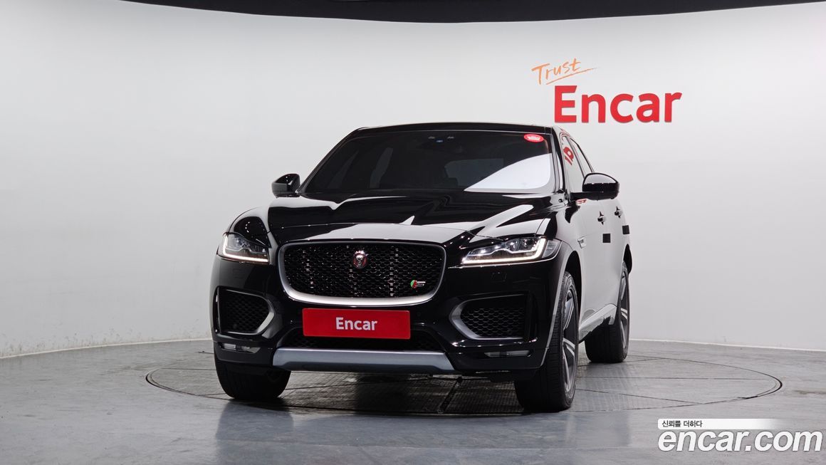 Jaguar F-PACE 2017