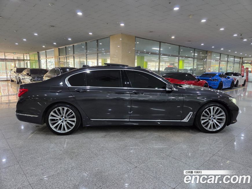 BMW 7-Series 2016