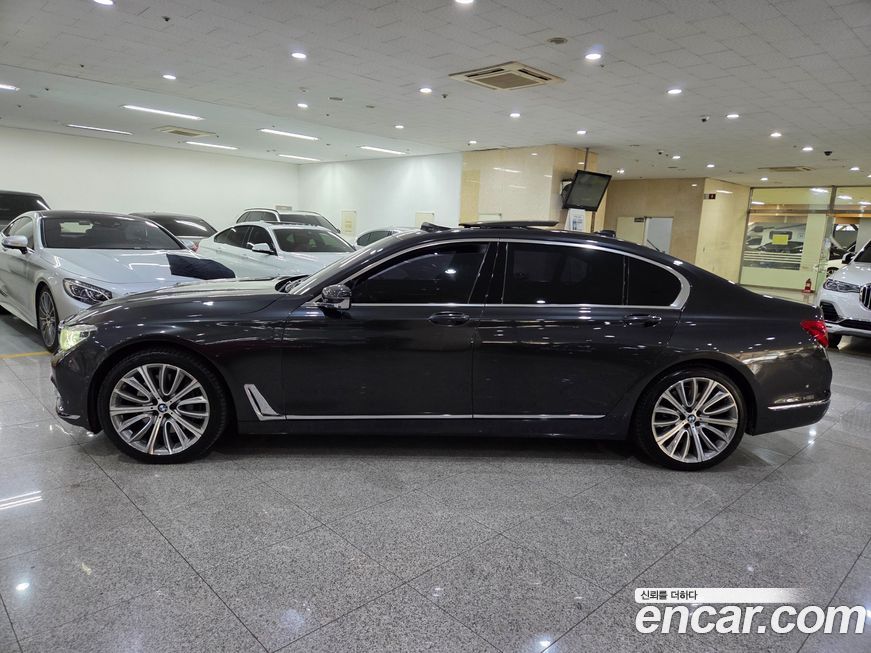 BMW 7-Series 2016