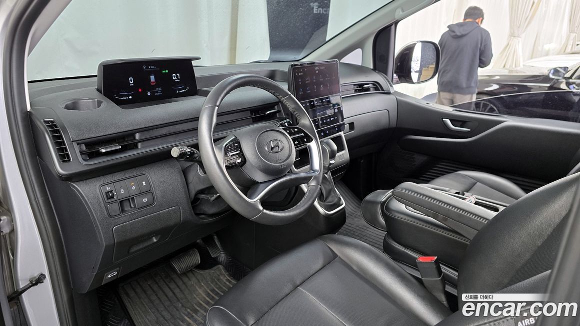 Hyundai Staria 2023