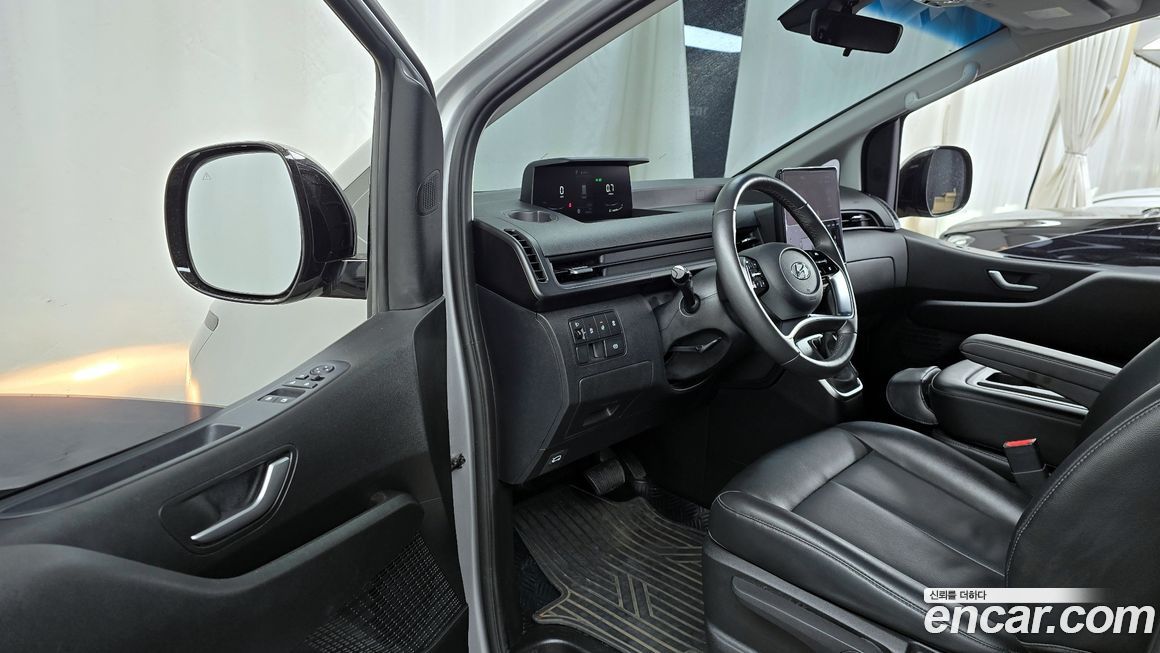 Hyundai Staria 2023
