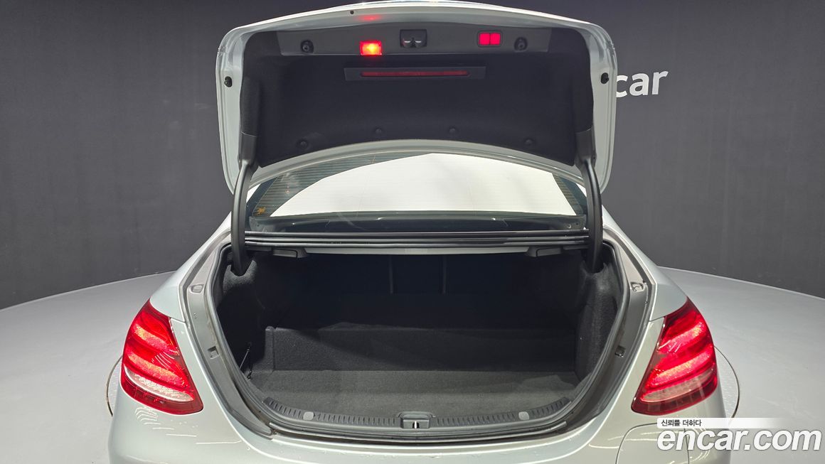 Mercedes-Benz E-Class 2019