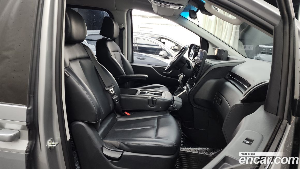 Hyundai Staria 2022