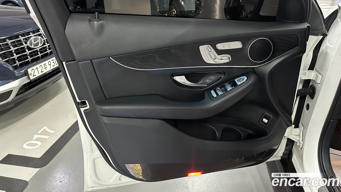 Mercedes-Benz GLC-Class 2019