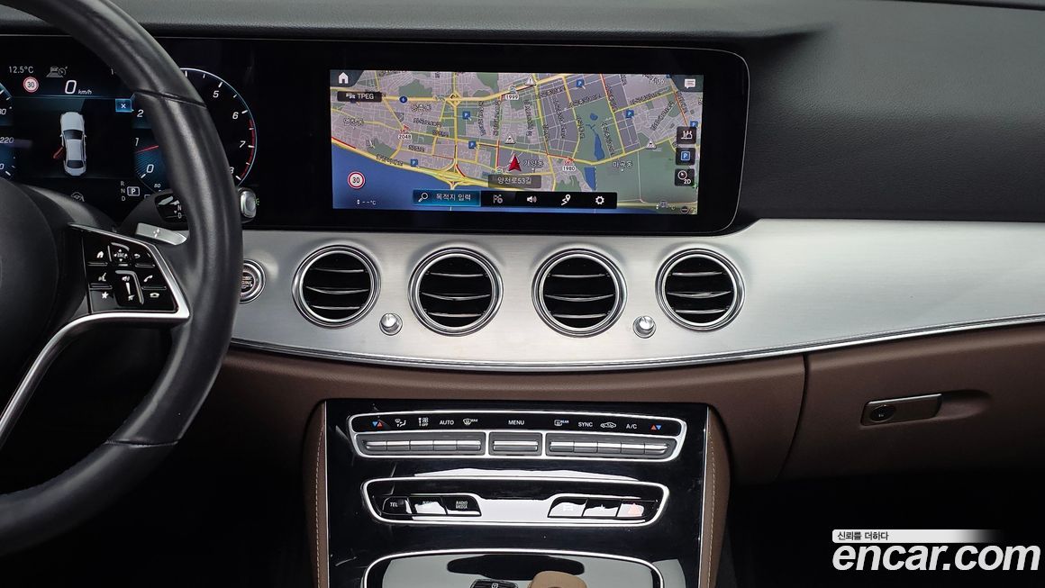 Mercedes-Benz E-Class 2021