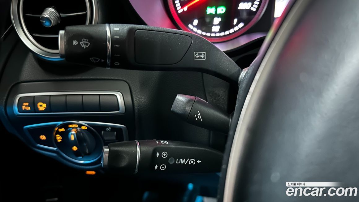 Mercedes-Benz GLC-Class 2019