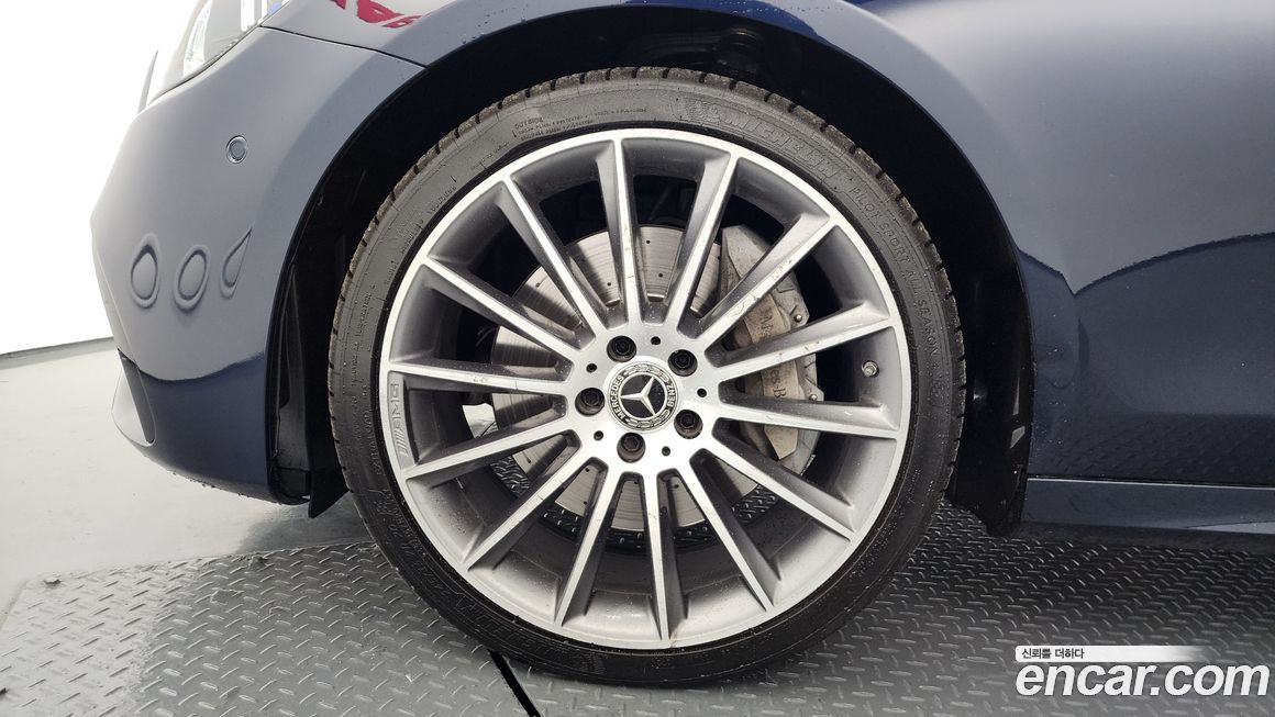 Mercedes-Benz E-Class 2021