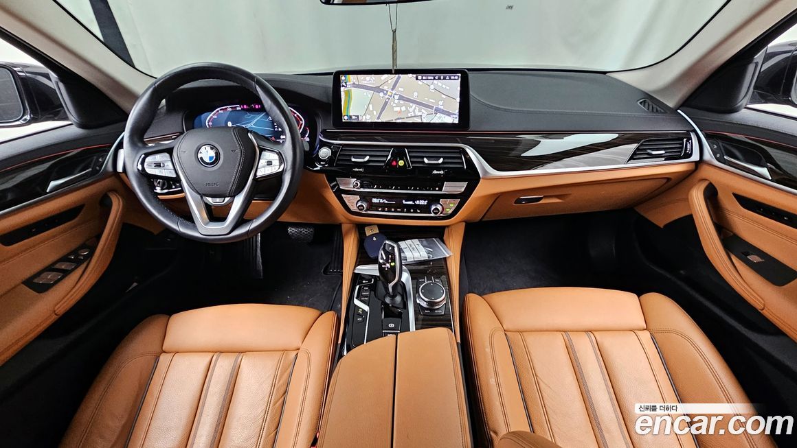 BMW 5-Series 2023