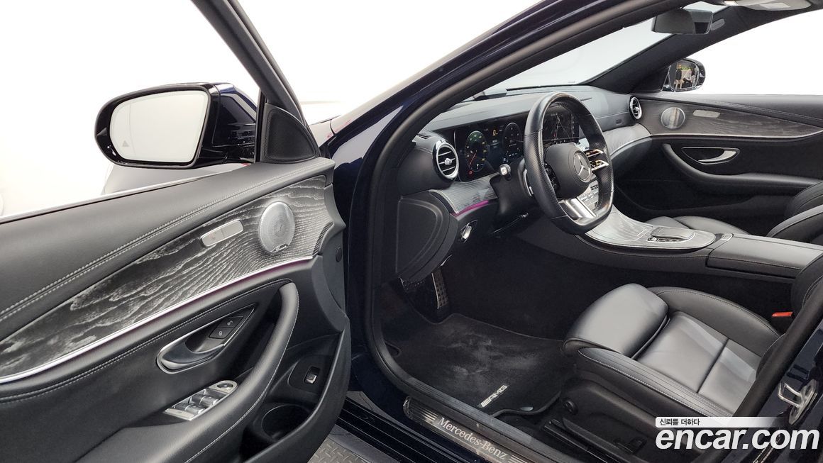 Mercedes-Benz E-Class 2021