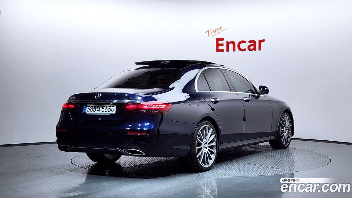 Mercedes-Benz E-Class 2021