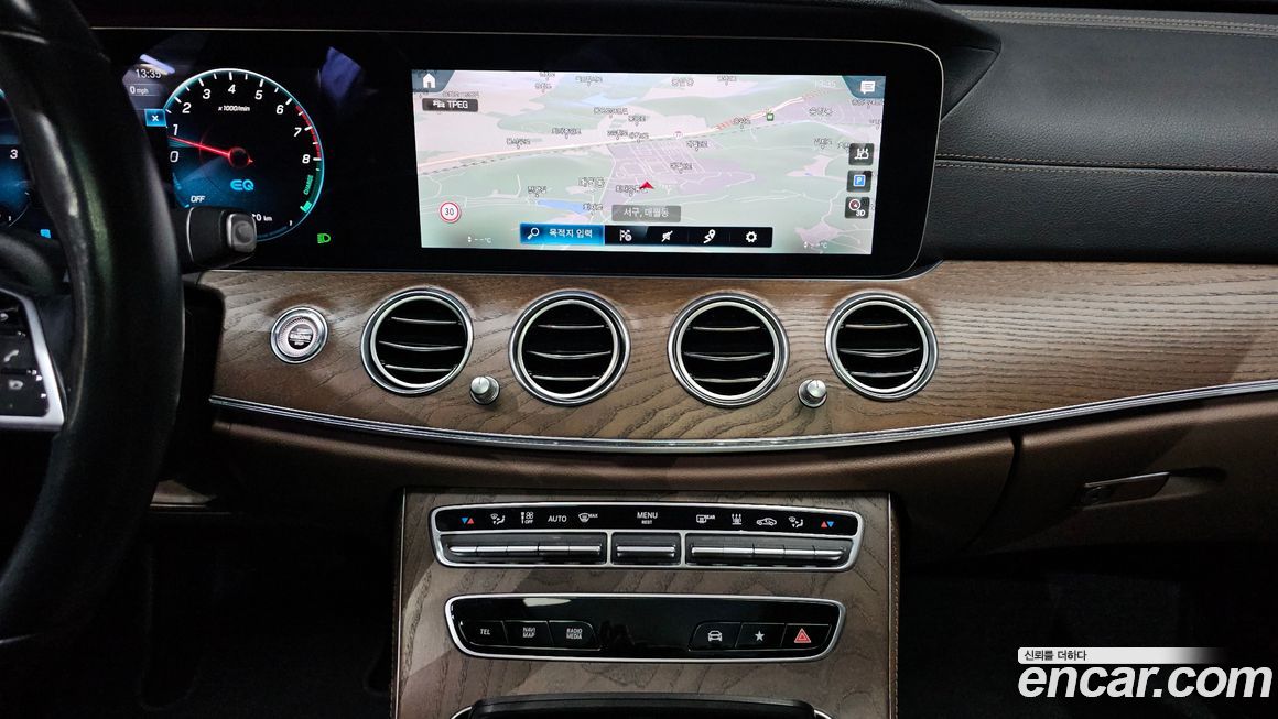 Mercedes-Benz E-Class 2021