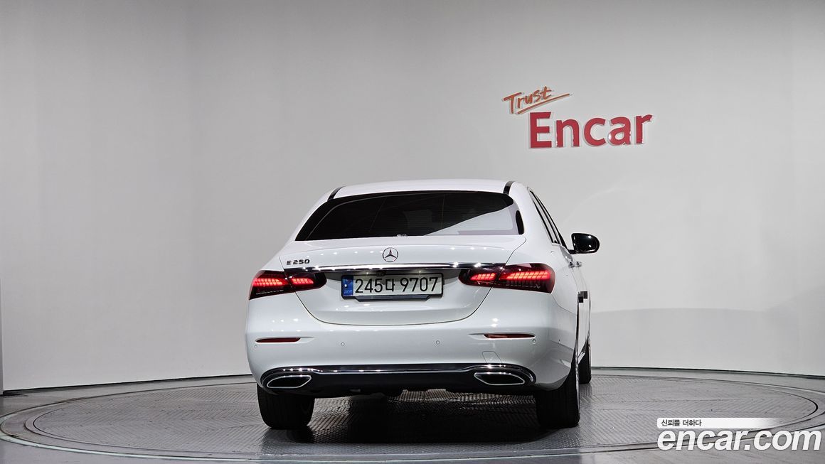 Mercedes-Benz E-Class 2021