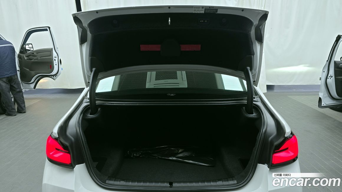 BMW 5-Series 2021