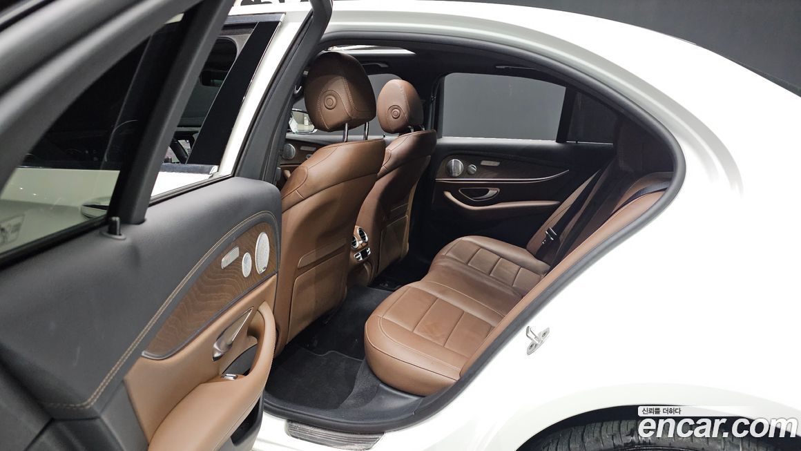 Mercedes-Benz E-Class 2021