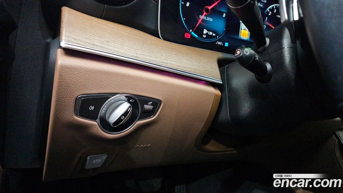 Mercedes-Benz E-Class 2021