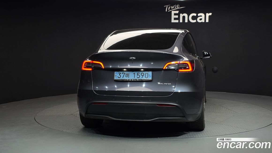 Tesla Model Y 2021