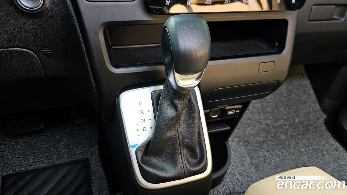 Hyundai Staria 2024