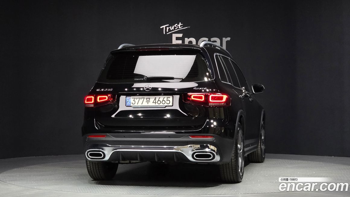 Mercedes-Benz GLB-Class 2022