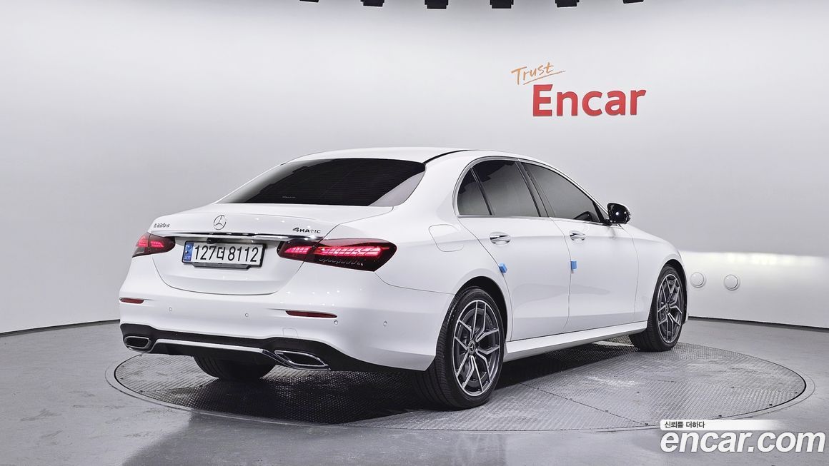 Mercedes-Benz E-Class 2021