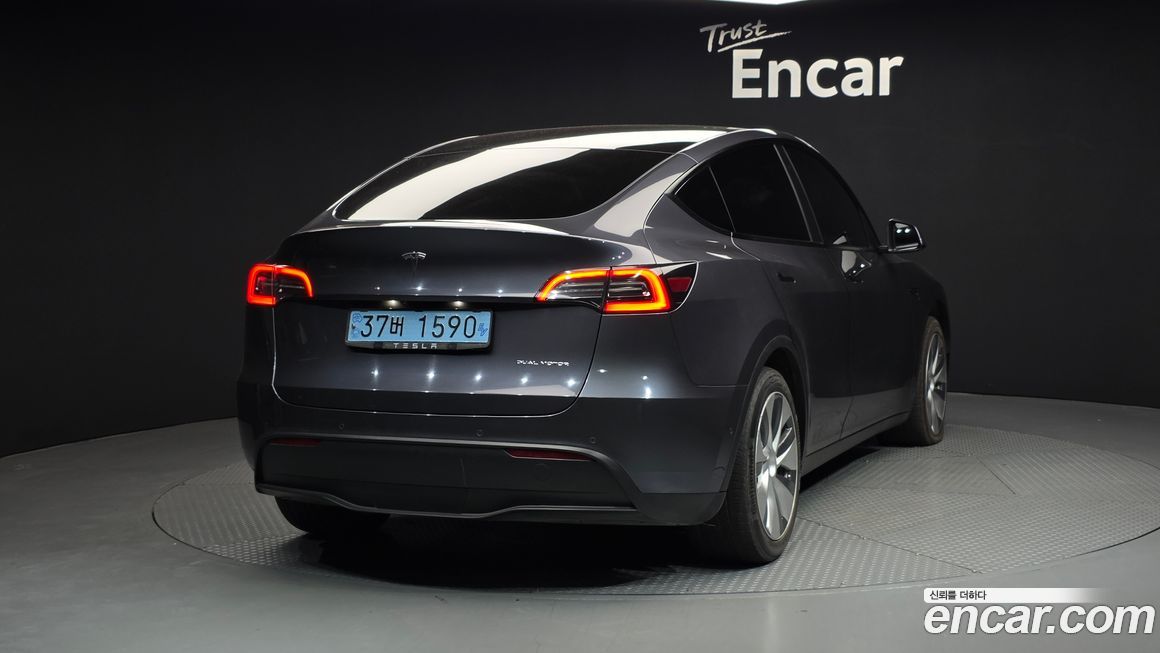 Tesla Model Y 2021