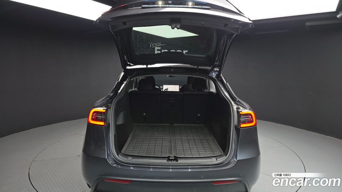 Tesla Model Y 2021