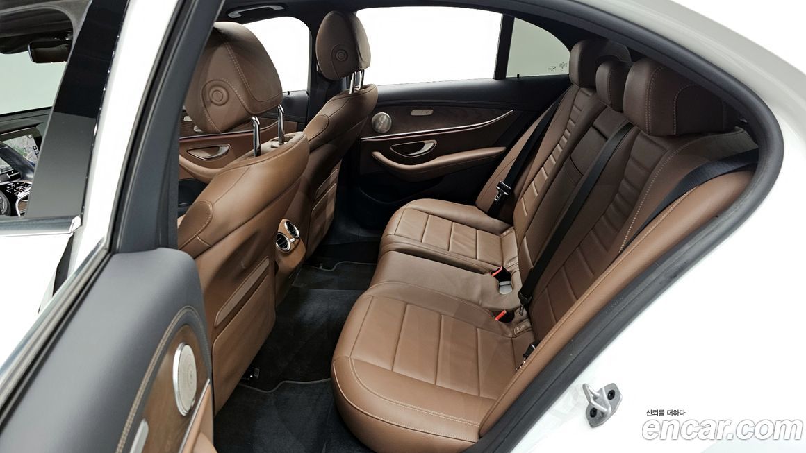 Mercedes-Benz E-Class 2021