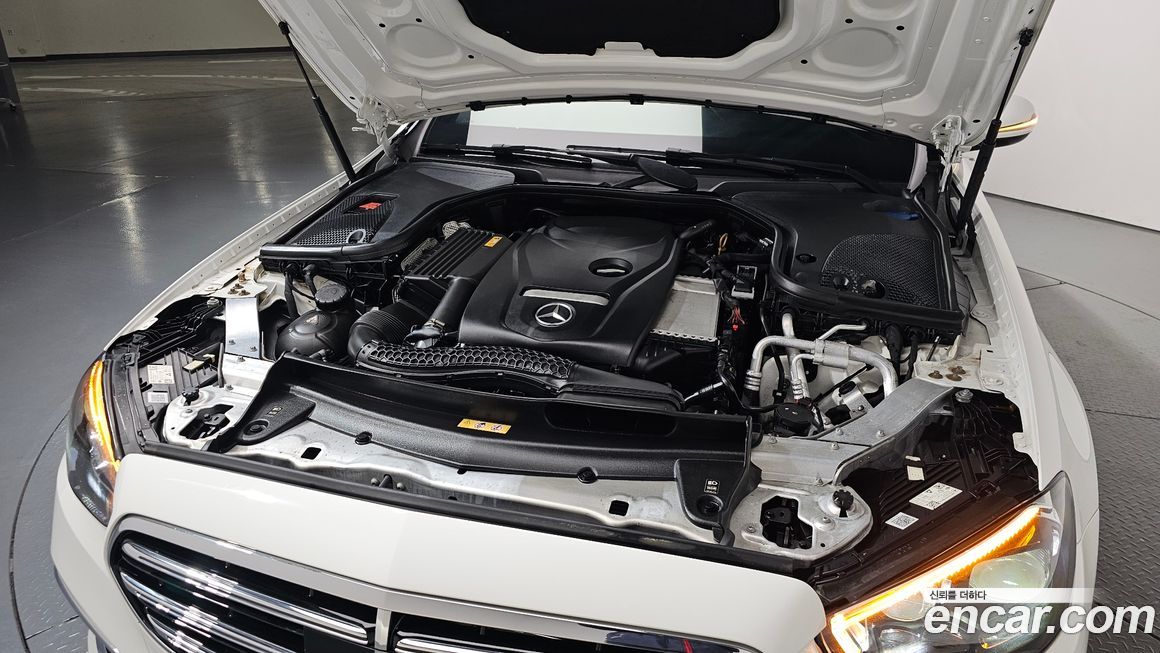 Mercedes-Benz E-Class 2021