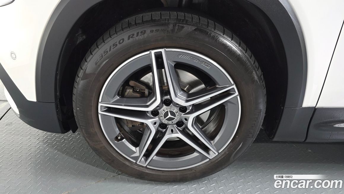 Mercedes-Benz GLB-Class 2022