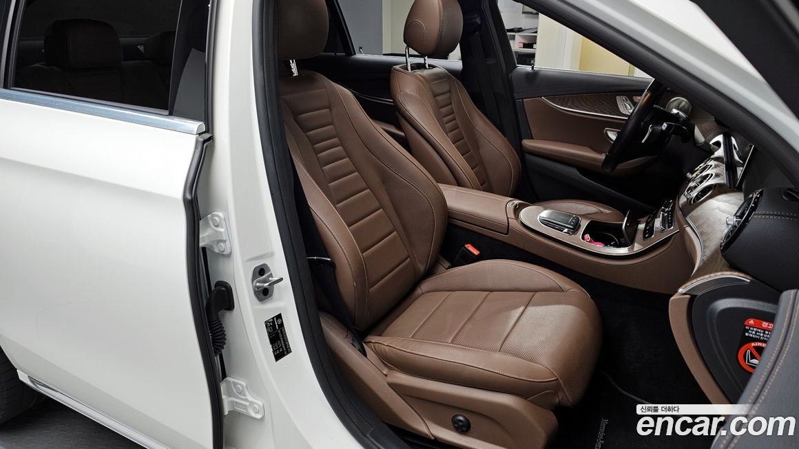 Mercedes-Benz E-Class 2021