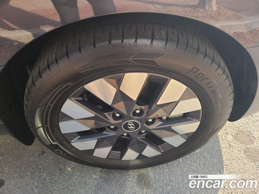 Hyundai Staria 2023