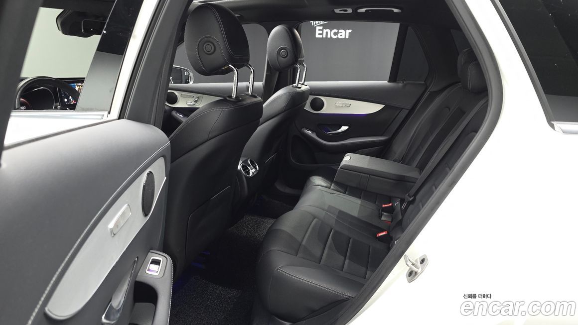 Mercedes-Benz GLC-Class 2021