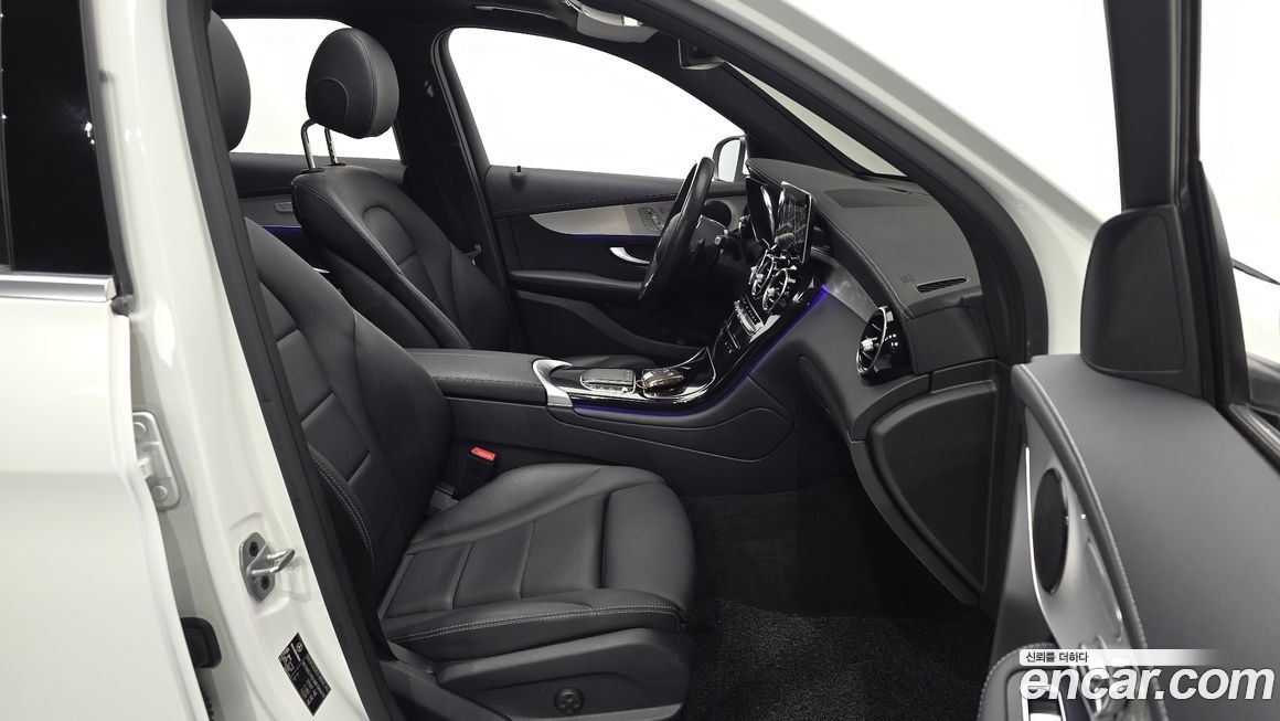 Mercedes-Benz GLC-Class 2021