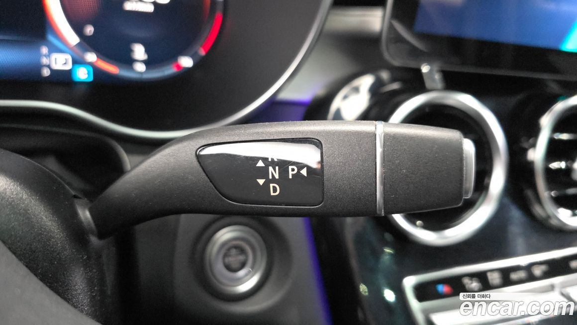 Mercedes-Benz GLC-Class 2021