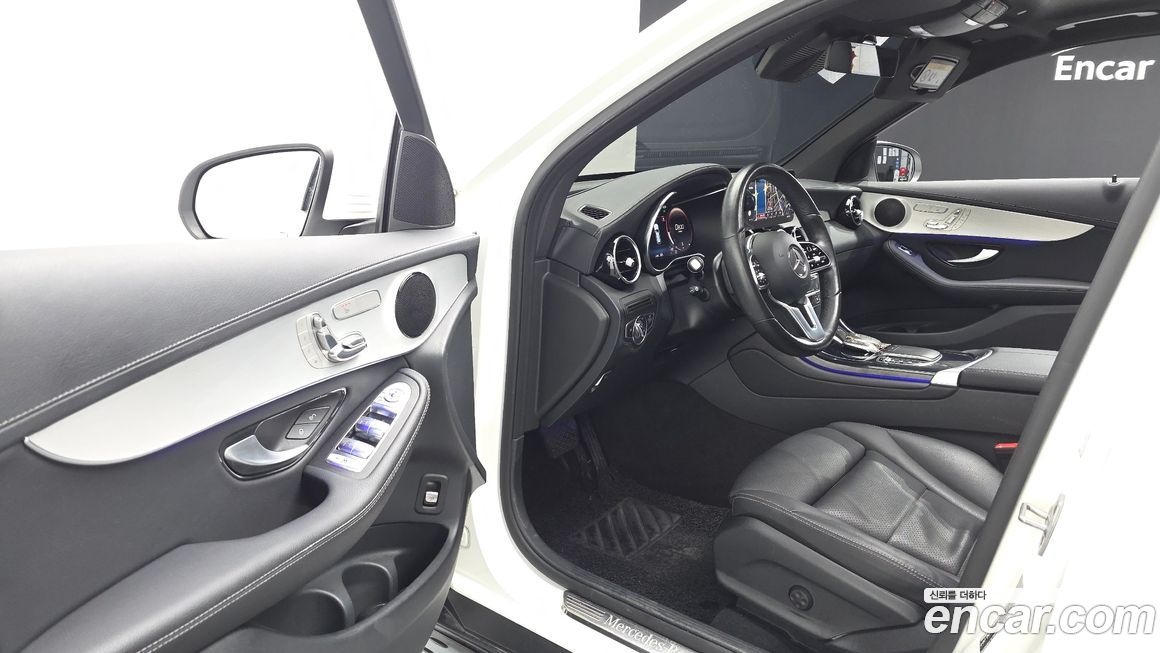 Mercedes-Benz GLC-Class 2021