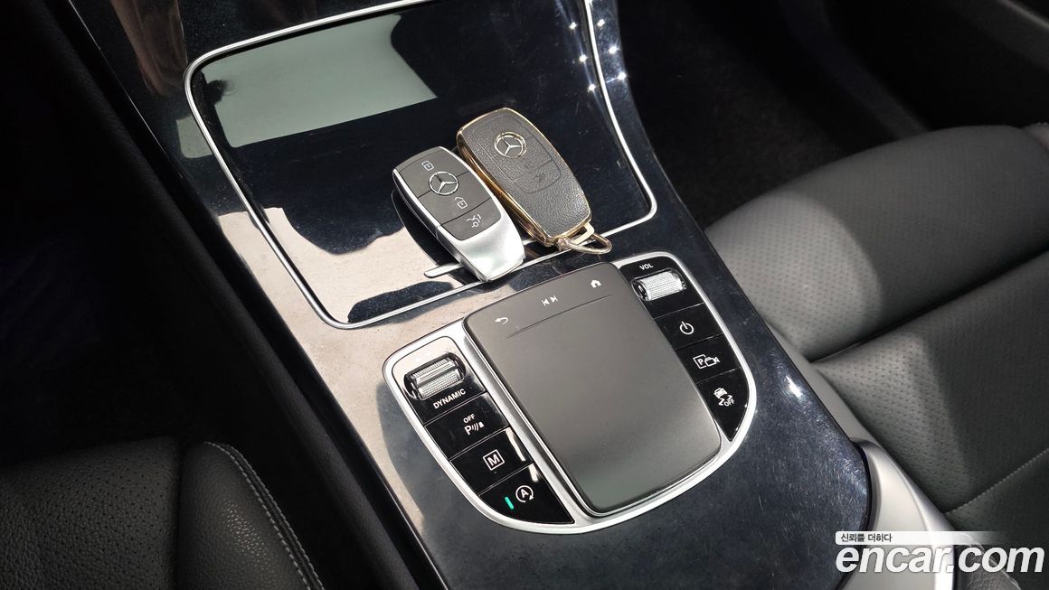 Mercedes-Benz GLC-Class 2021