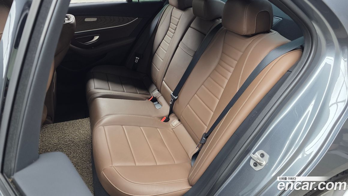 Mercedes-Benz E-Class 2021