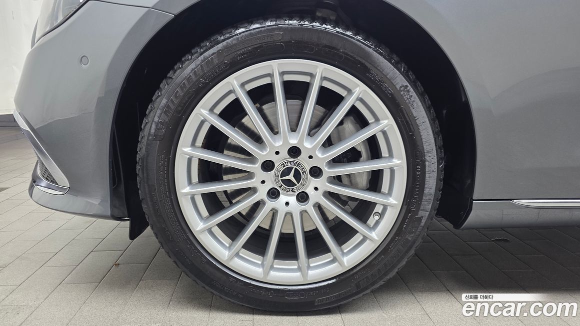 Mercedes-Benz E-Class 2021