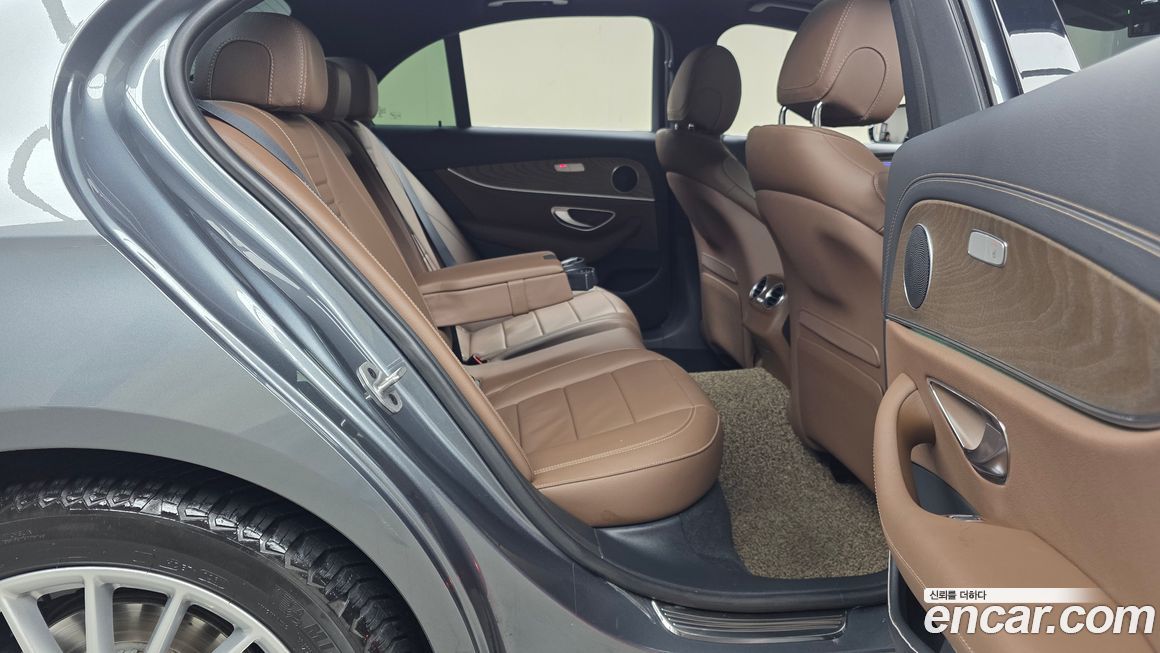 Mercedes-Benz E-Class 2021