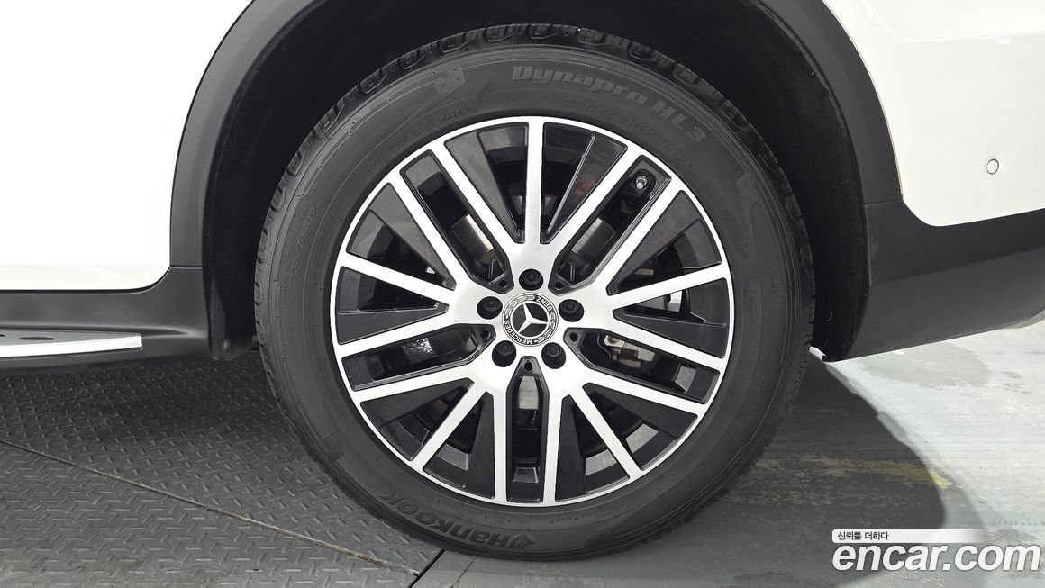 Mercedes-Benz GLC-Class 2021