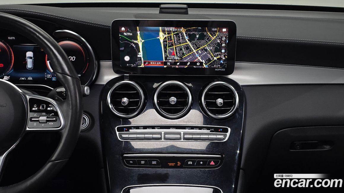 Mercedes-Benz GLC-Class 2021