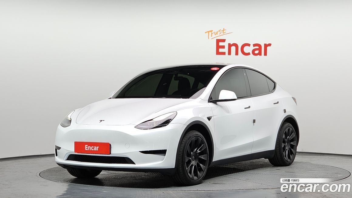 Tesla Model Y 2024
