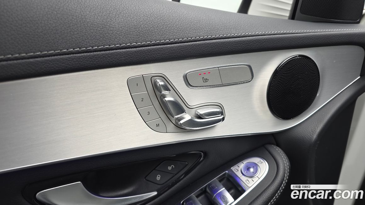 Mercedes-Benz GLC-Class 2021