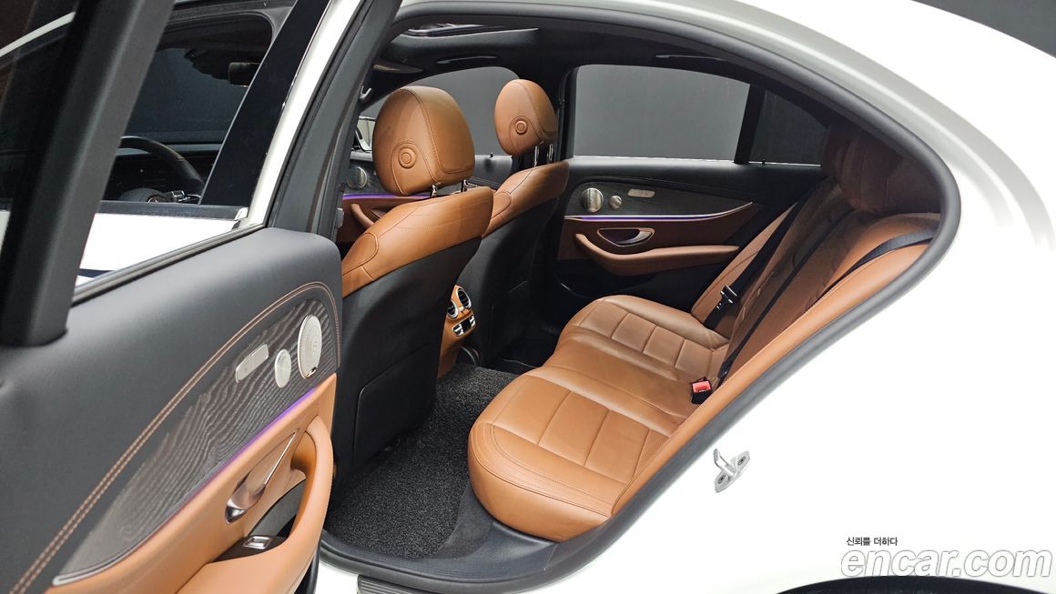 Mercedes-Benz E-Class 2021